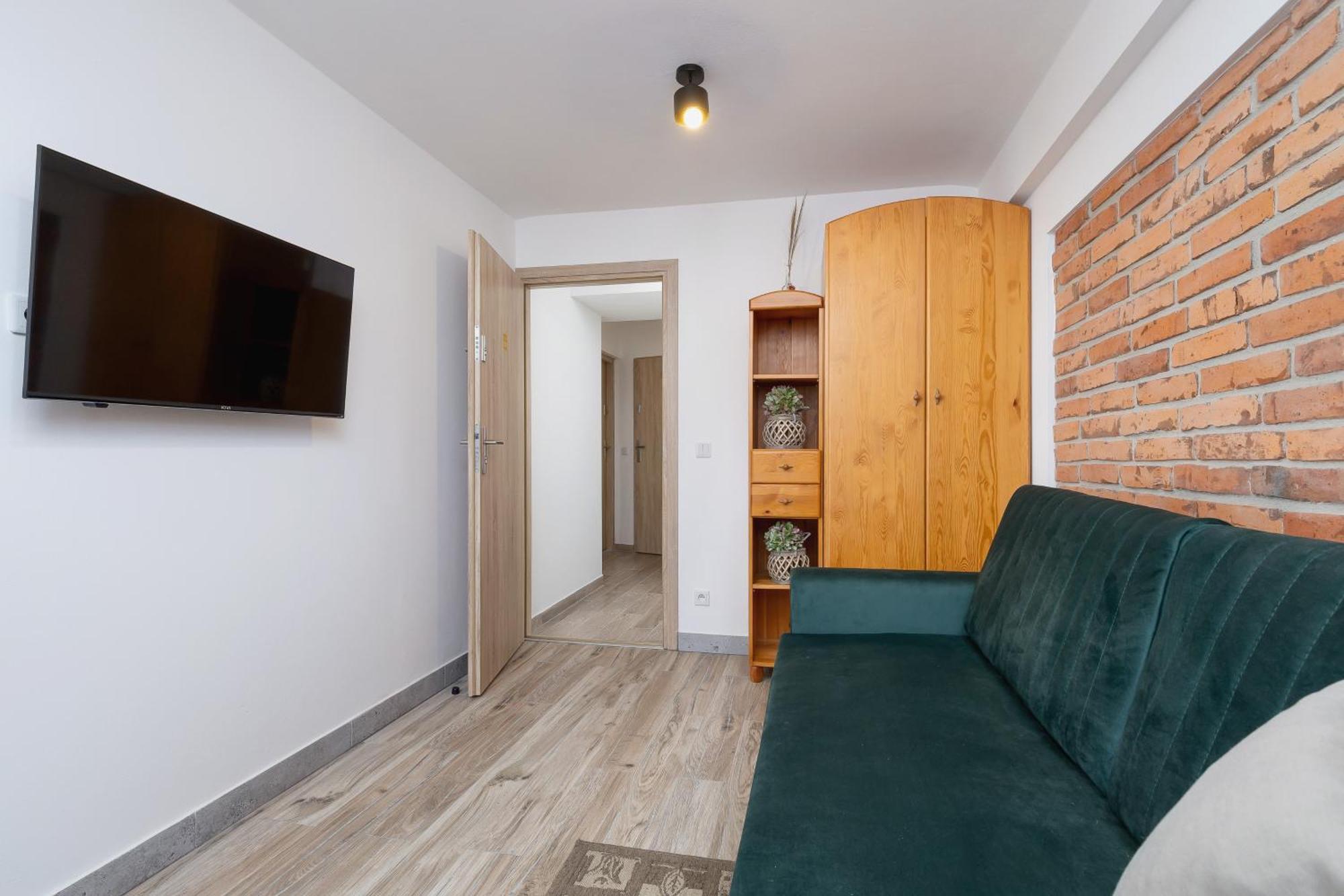 Classic & Elegant Moniuszki In By Renters Apartment Krakau