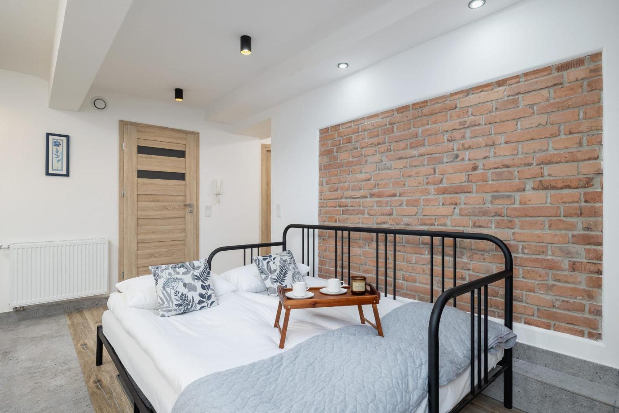 Classic & Elegant Moniuszki In By Renters Krakau