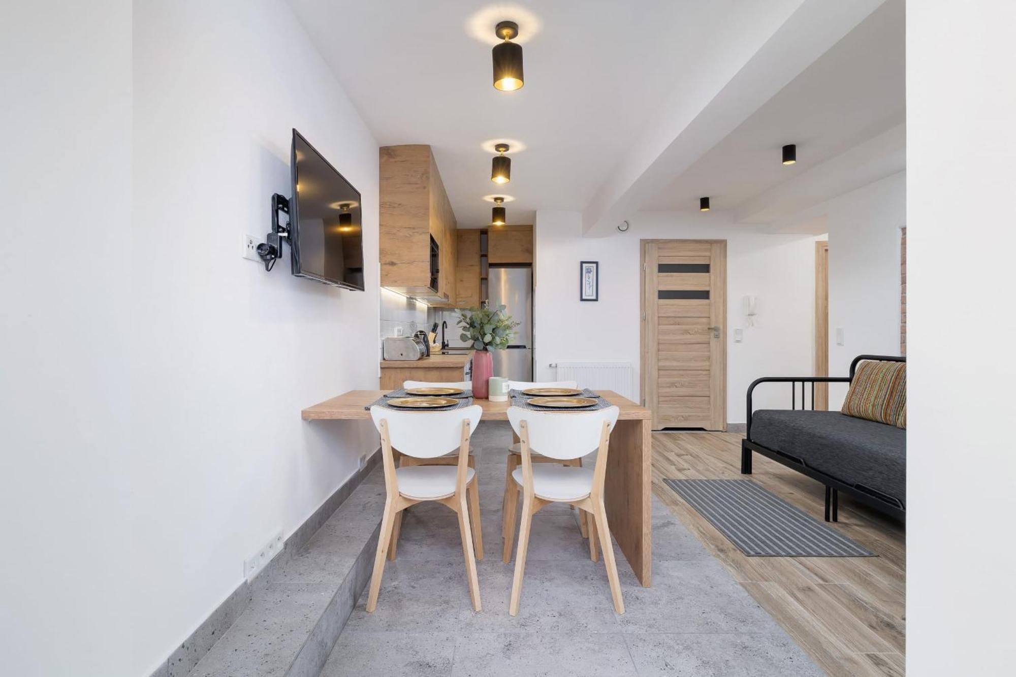 Classic & Elegant Moniuszki In By Renters Apartment *