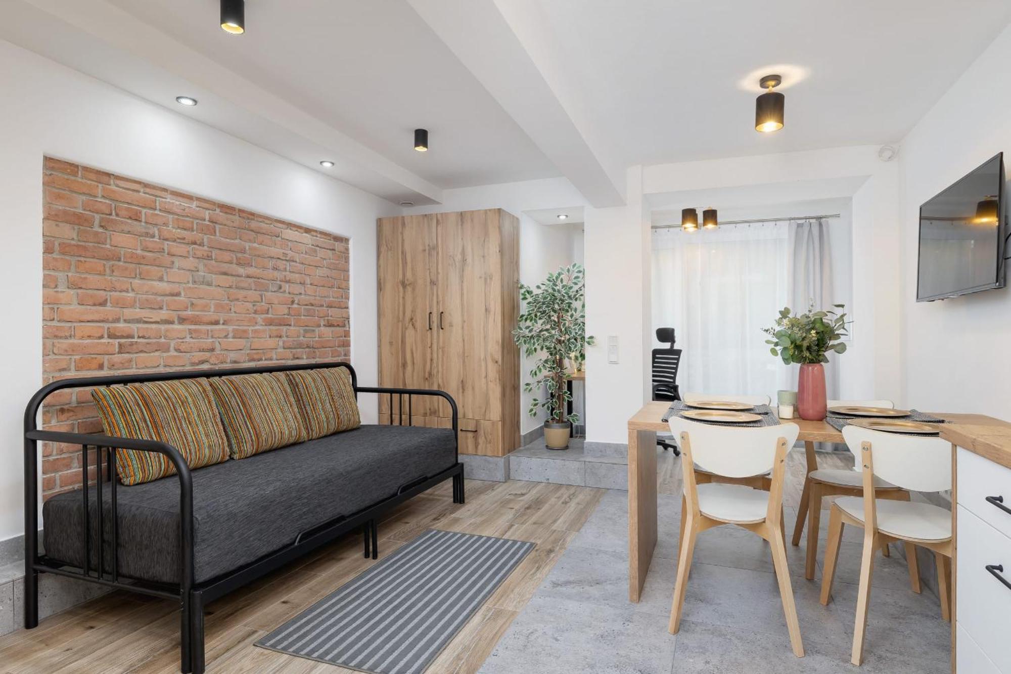 Apartment Classic & Elegant Moniuszki In By Renters *