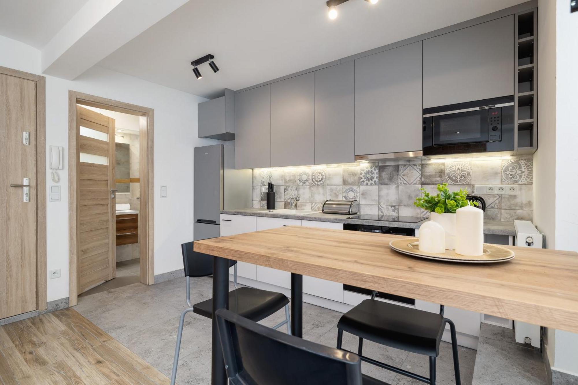 Classic & Elegant Moniuszki In By Renters Apartament