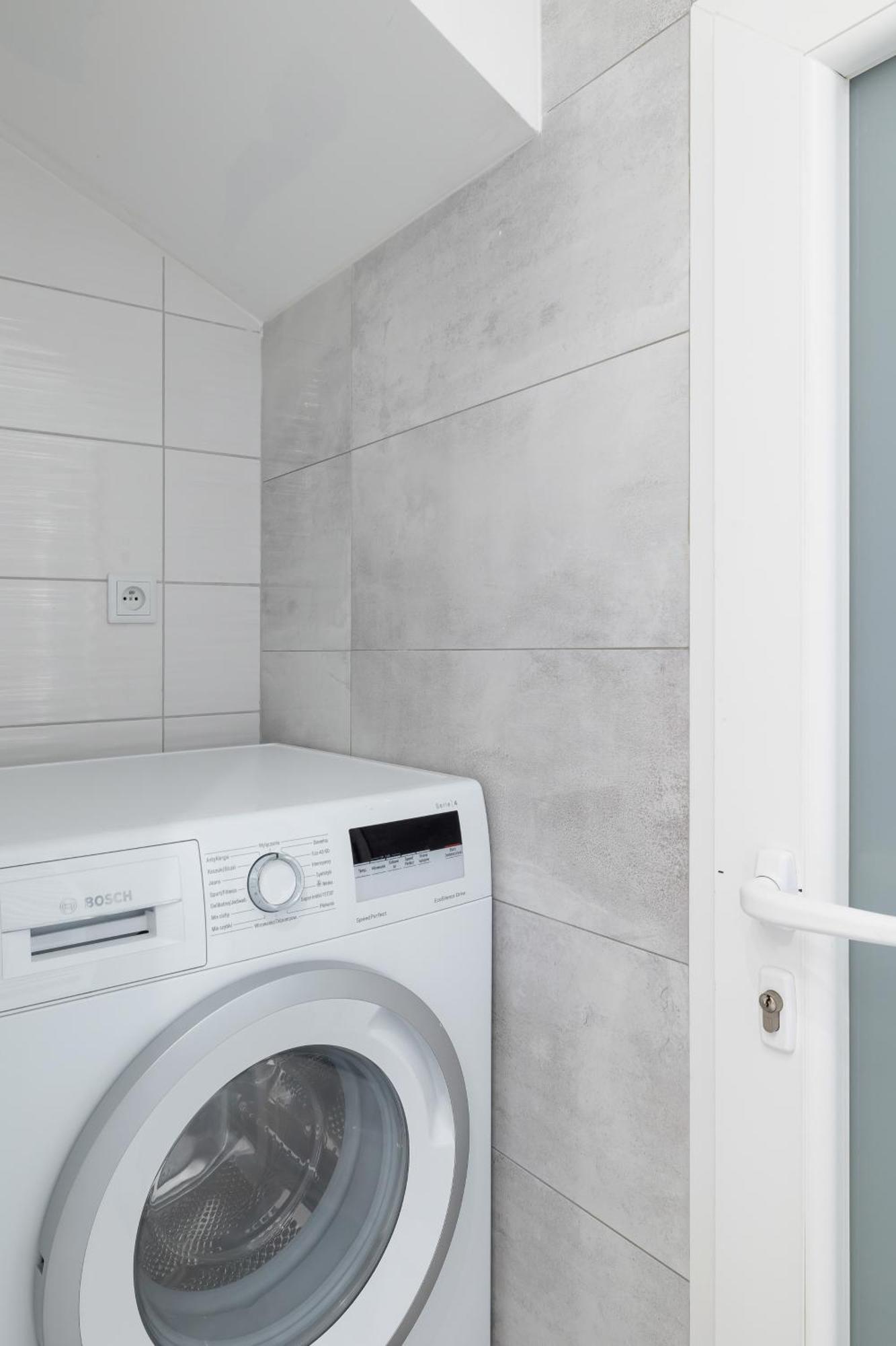 Classic & Elegant Moniuszki In By Renters